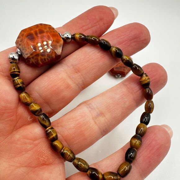 Fire agate stone, tigers eye in silver tone earrings and stretch bracelet set! - Picture 6 of 10